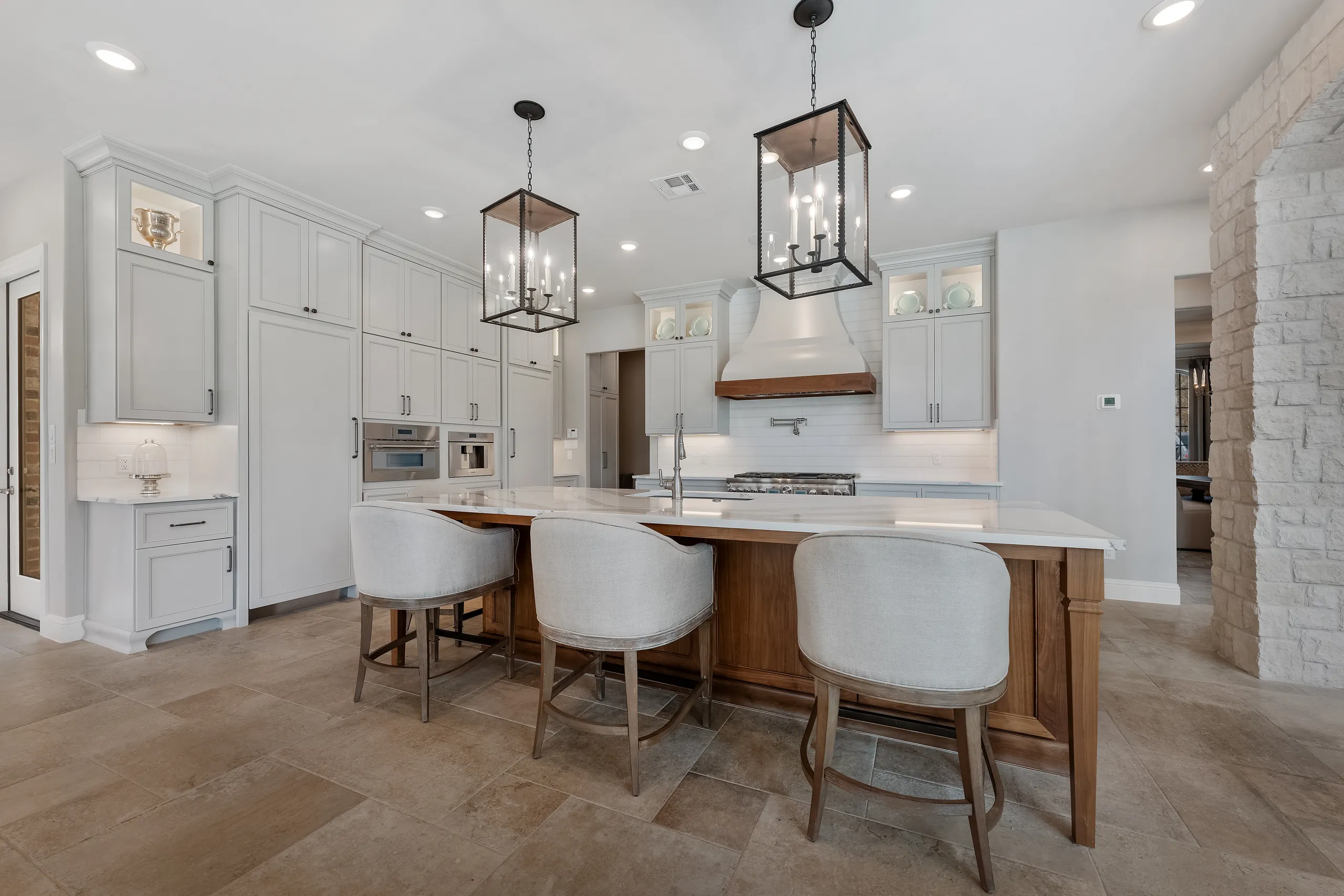 Open kitchen with white-oak floors