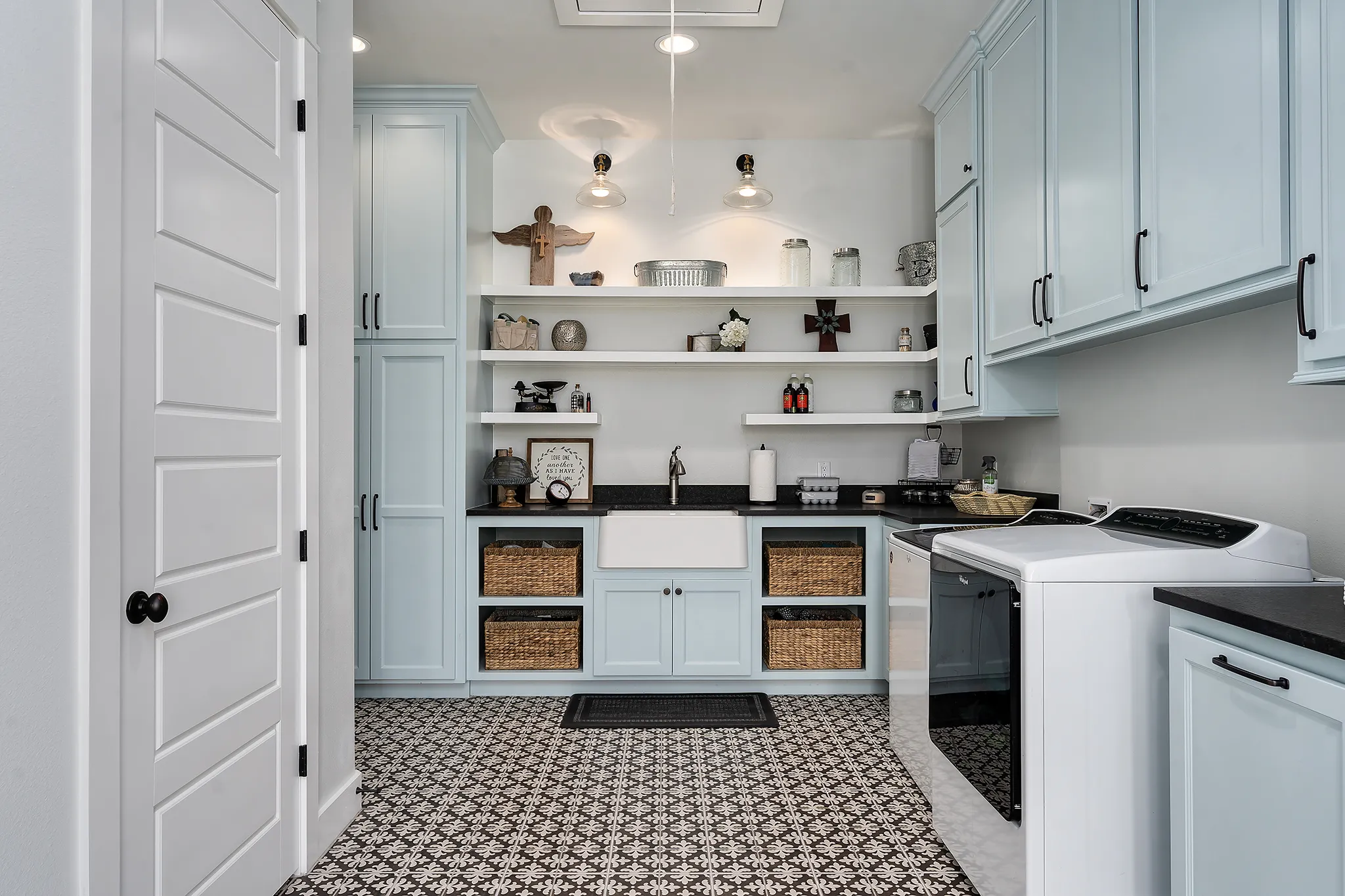 Custom laundry with patterned tile